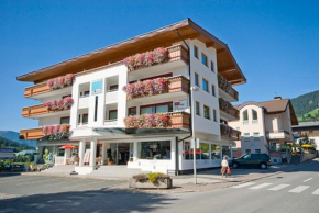 Гостиница Apartmenthaus Brixen & Haus Central, Бриксен-Им-Тале